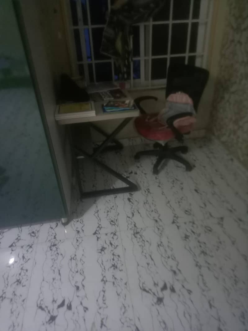 office Table and Chairs or Sofa

                                                            alt=