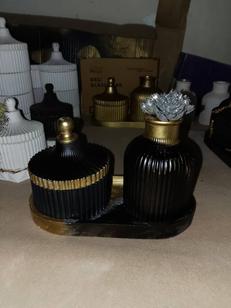 Saira studio and art

                                                            alt=