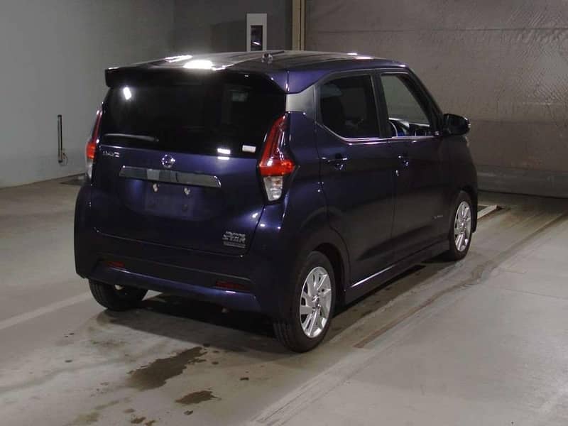 Nissan Dayz Highway Star (S-Hybrid), Pro Pilot

                                                            alt=