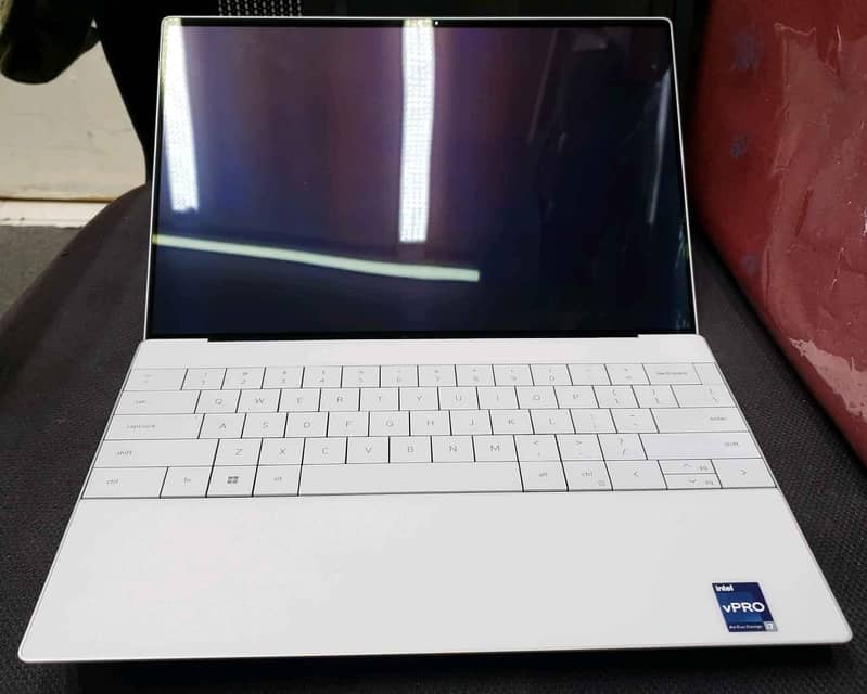 Dell XPS 13 Plus - 13th generation core i7 | 16Gb | 512Gb SSD

                                                            alt=