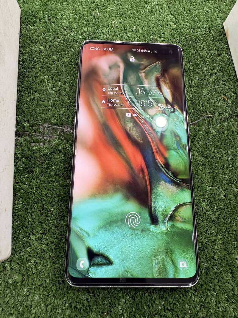 Samsung S10 plus 5G 10/10 with box charger

                                                            alt=