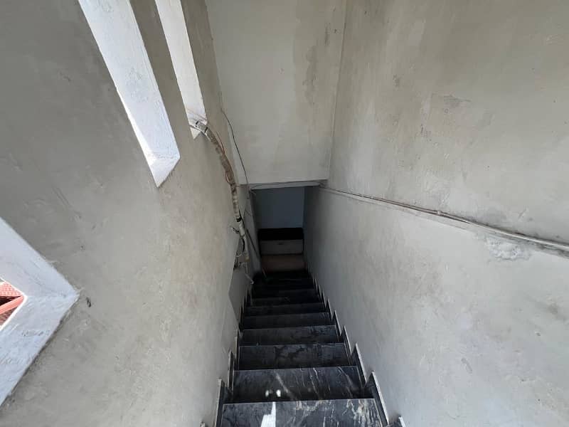 Big Warehouse Available For Packaging Unit Big Storage Rent At Prime Location Faisalabad

                                                            alt=