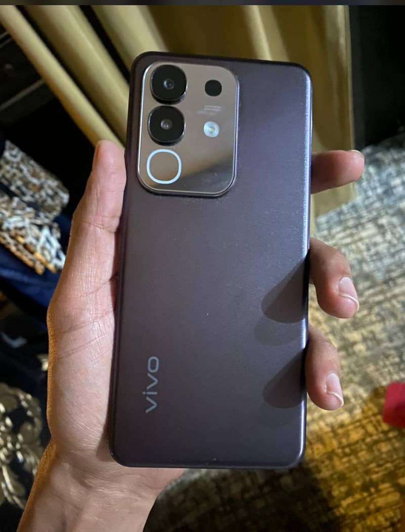 vivo y29 256 gb only box open non active

                                                            alt=