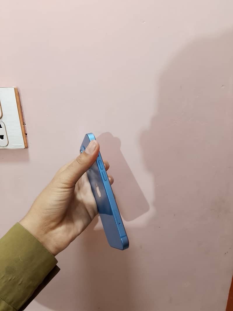 iPhone 13

                                                            alt=