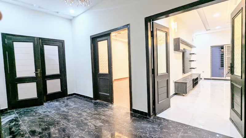 1 Kanal Like Brand New House For Sale In Lake City For Sale In Lake City Raiwind Road Lahore

                                                            alt=