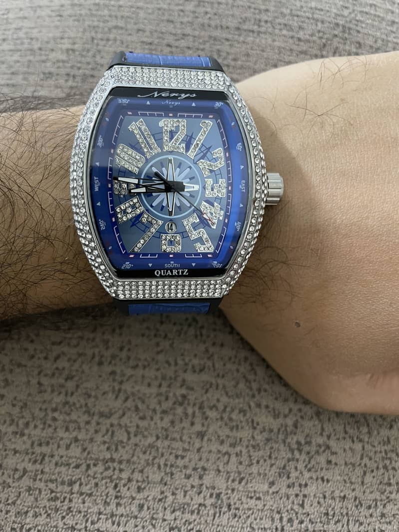 QUARTZ NERYS WATCH

                                                            alt=