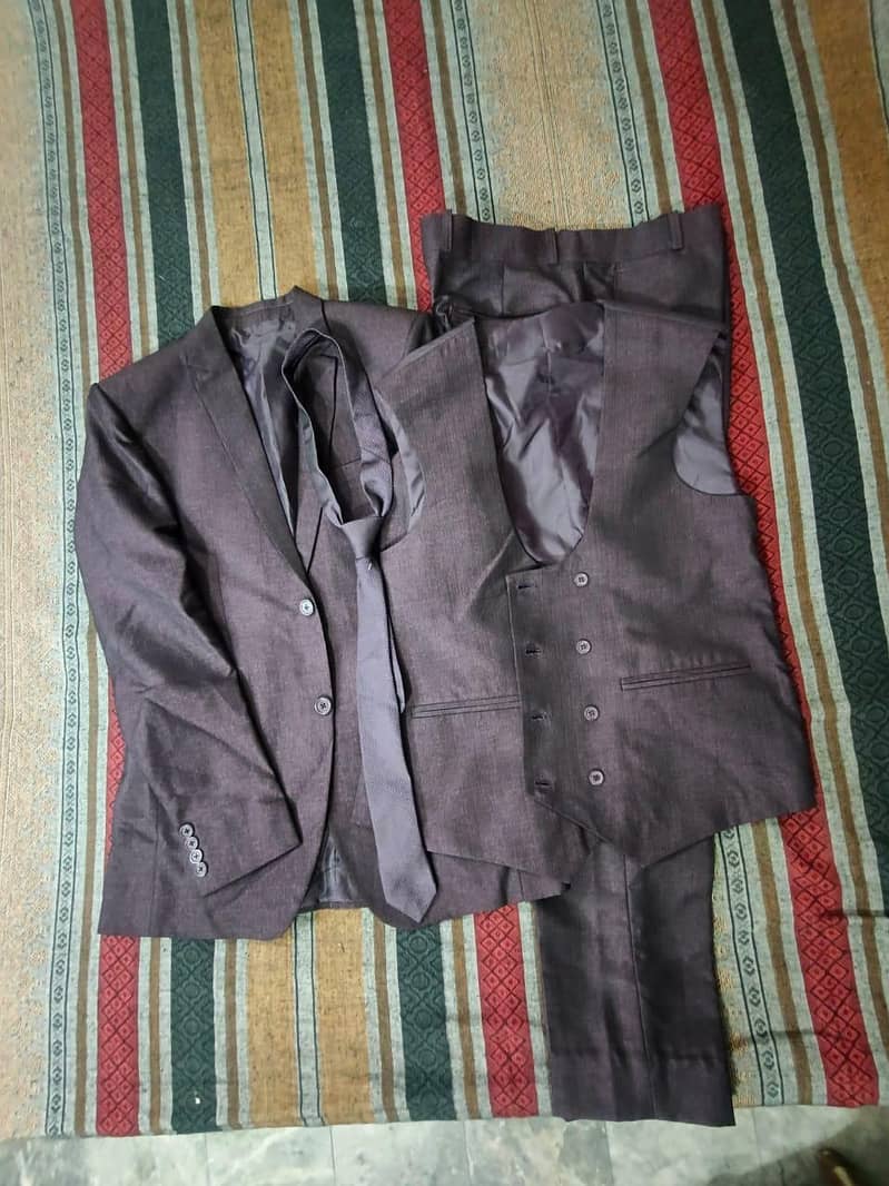 3 PIECE PENT COURT

                                                            alt=