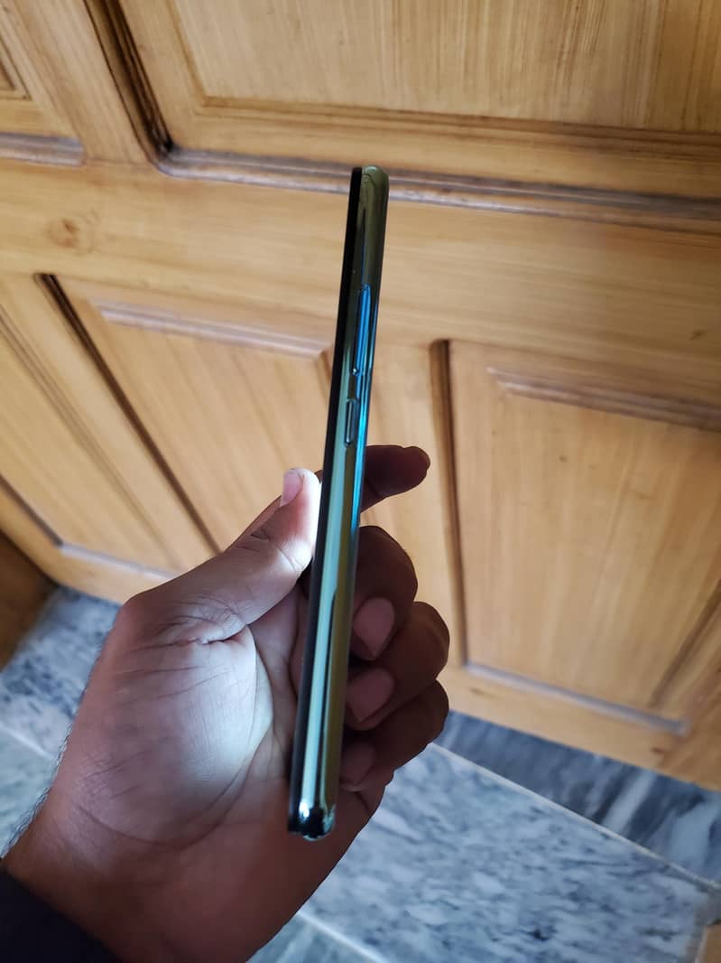 Aoa selling vivo phone 10/10 condition very care use ladies hand use

                                                            alt=