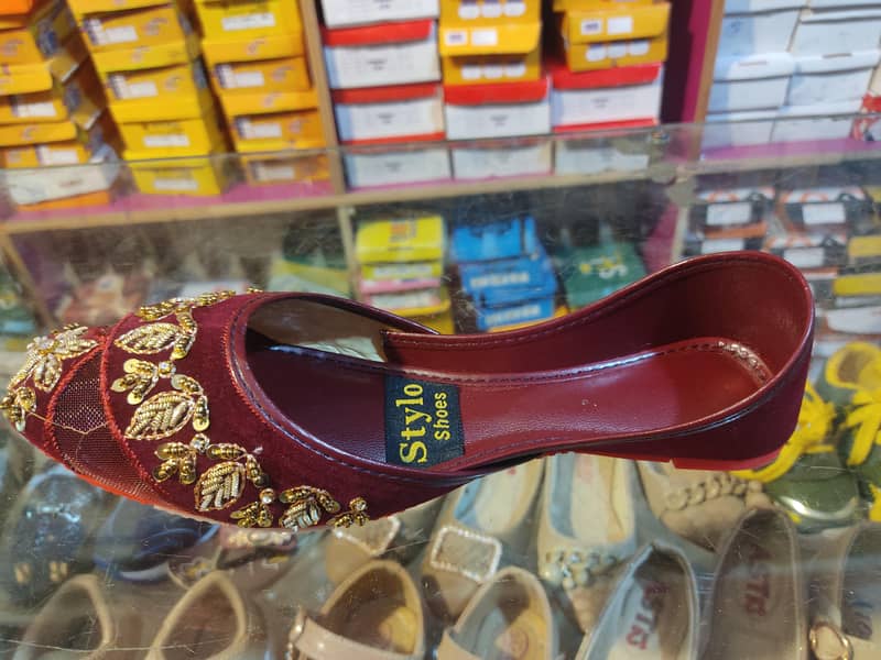 Shose

                                                            alt=