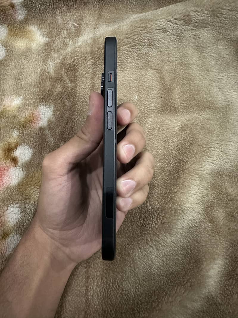 Iphone 15 non pta jv 98 health 175 CC 10/10 condition

                                                            alt=