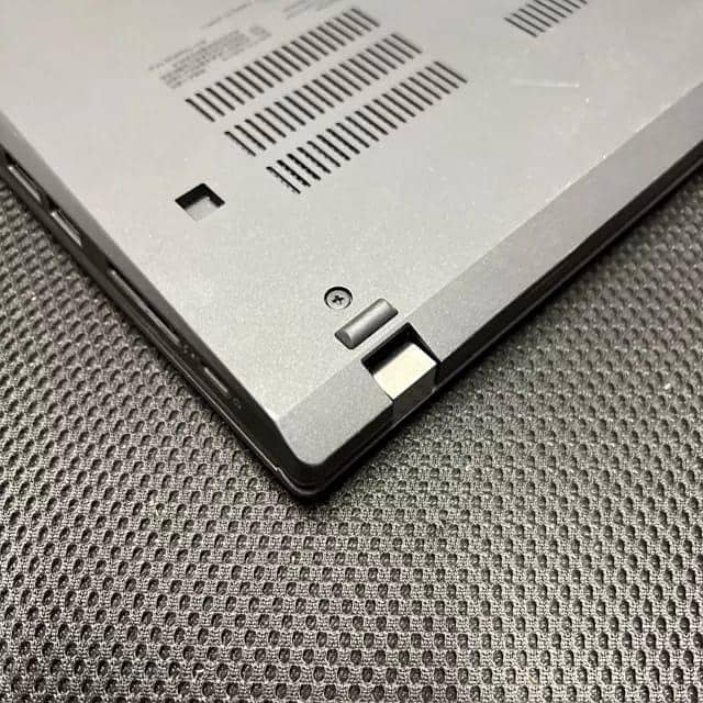 Model : Lenovo ThinkPad T490

                                                            alt=