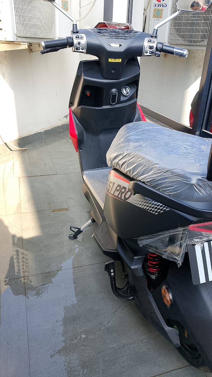 Evee S1 Pro Electric Scooty –  Condition, Like New   *03132487964*

                                                            alt=