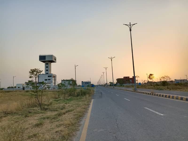 1 Kanal Premium Farmhouse Plot for Sale in IVY Farms - 50ft Road - Ideal Investment Opportunity!

                                                            alt=