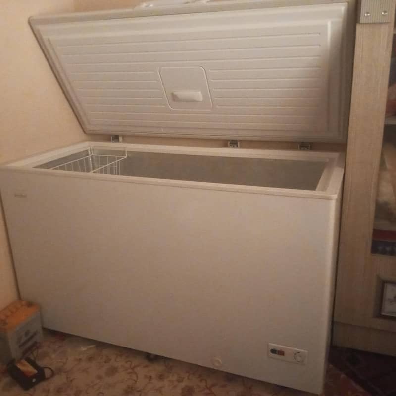 haier deep freezer 18"square feet

                                                            alt=