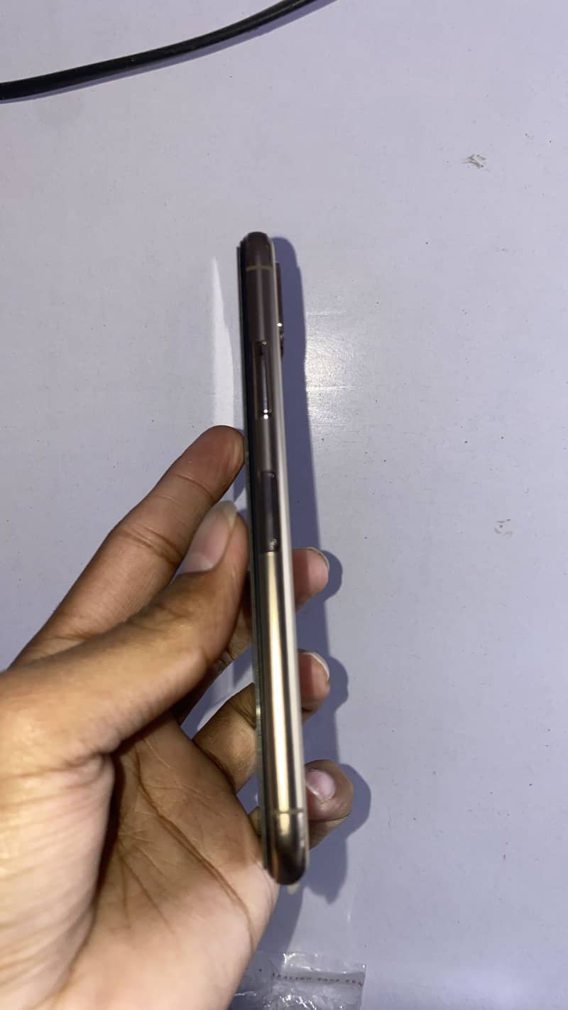 IPHONE XS 512 gb gold

                                                            alt=