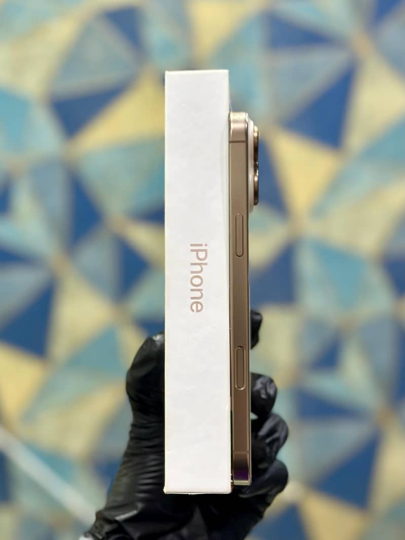 Apple iPhone 16 Pro Max

                                                            alt=