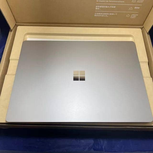 Microsoft Surface 4 / 1950 model / touch / 2k display

                                                            alt=