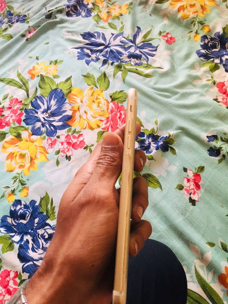 iphone 6Splus approved with box

                                                            alt=