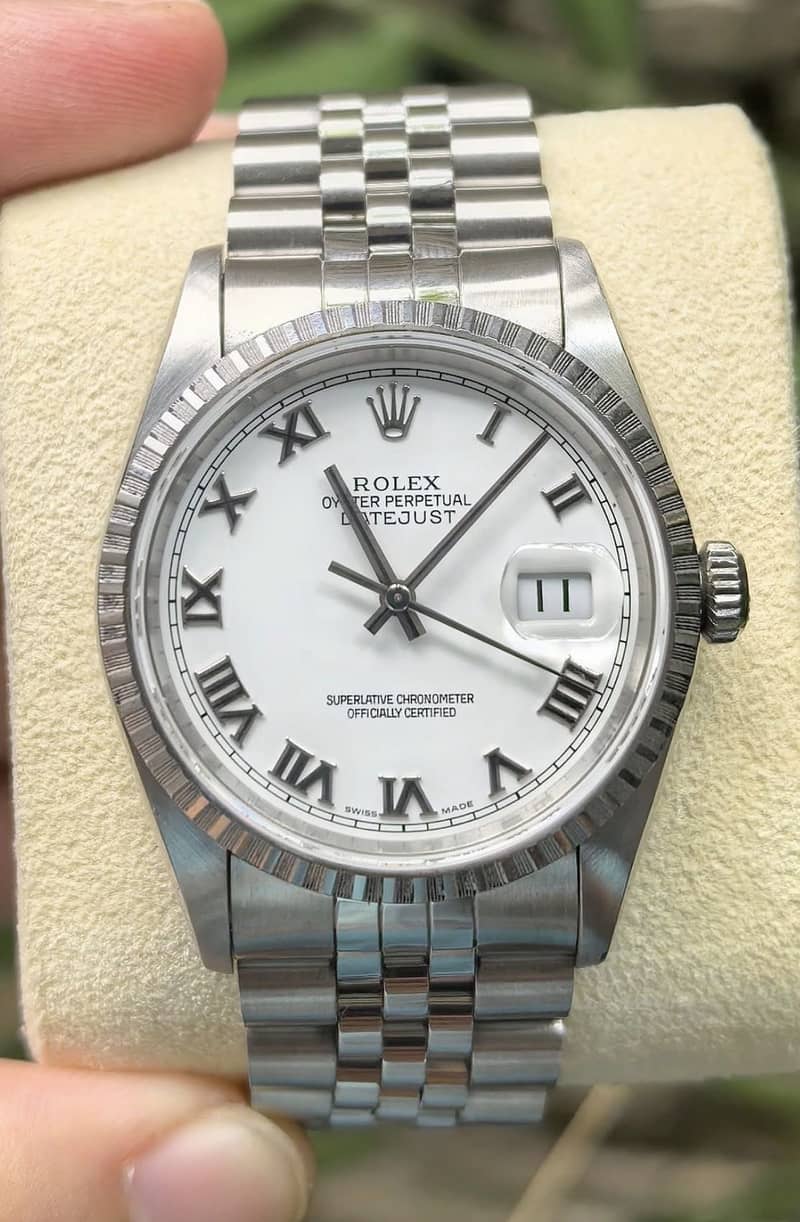 WATCH BUYER / Rolex Datejust Omega Speedmaster Cartier Santos Chopard

                                                            alt=
