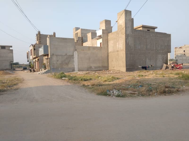 197 SQ YARD WEST OPEN CORNER PLOT IN SAADI GARDEN BLOCK 1

                                                            alt=
