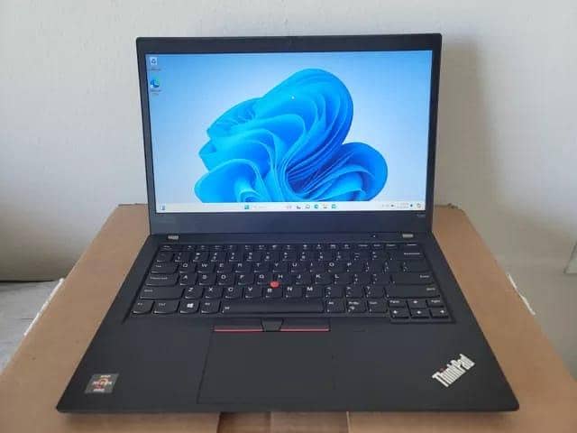 Lenovo ThinkPad T495  – AMD Ryzen 7 / 3700U

                                                            alt=