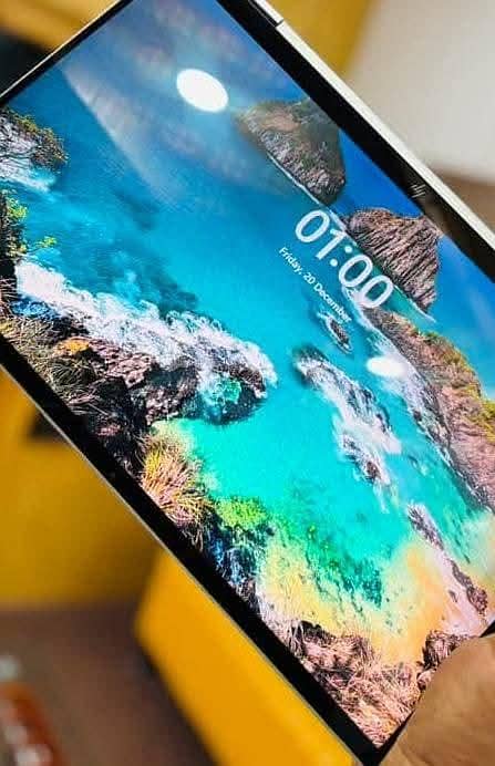 #HP #Elitebook 1040 G8 / diamond cut / silver Edition

                                                            alt=