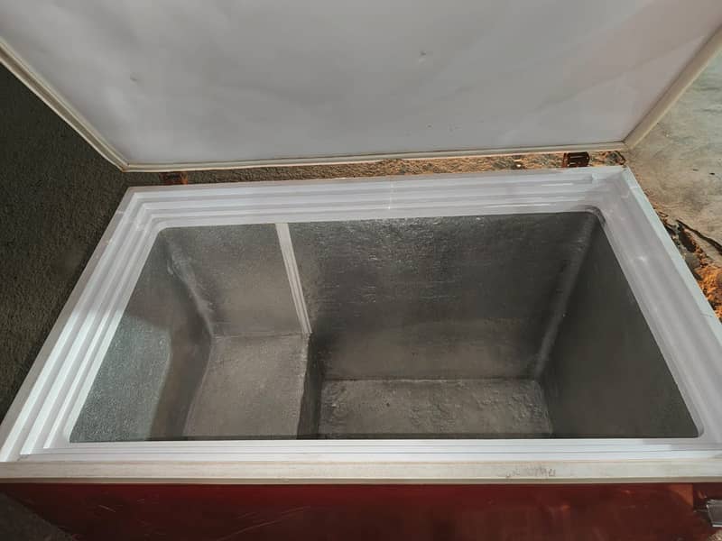 Coke D freezer singel door Genuine {(0306/4462/443)}) topset

                                                            alt=