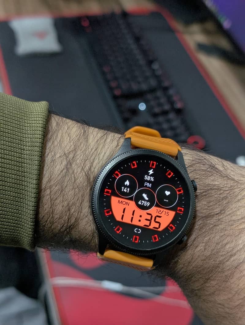 Ronin R010 Smart Watch With Box

                                                            alt=