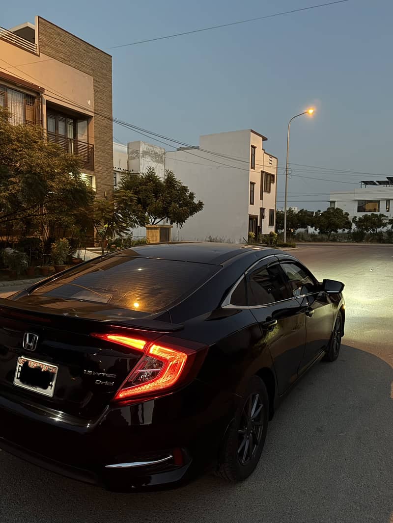 Honda Civic Oriel UG 2016(dec) 2017 registered

                                                            alt=