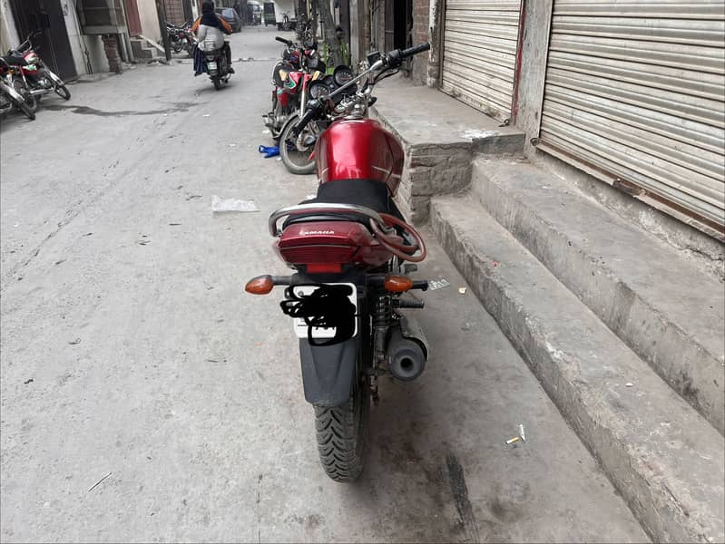 Yamaha YBR 125G

                                                            alt=