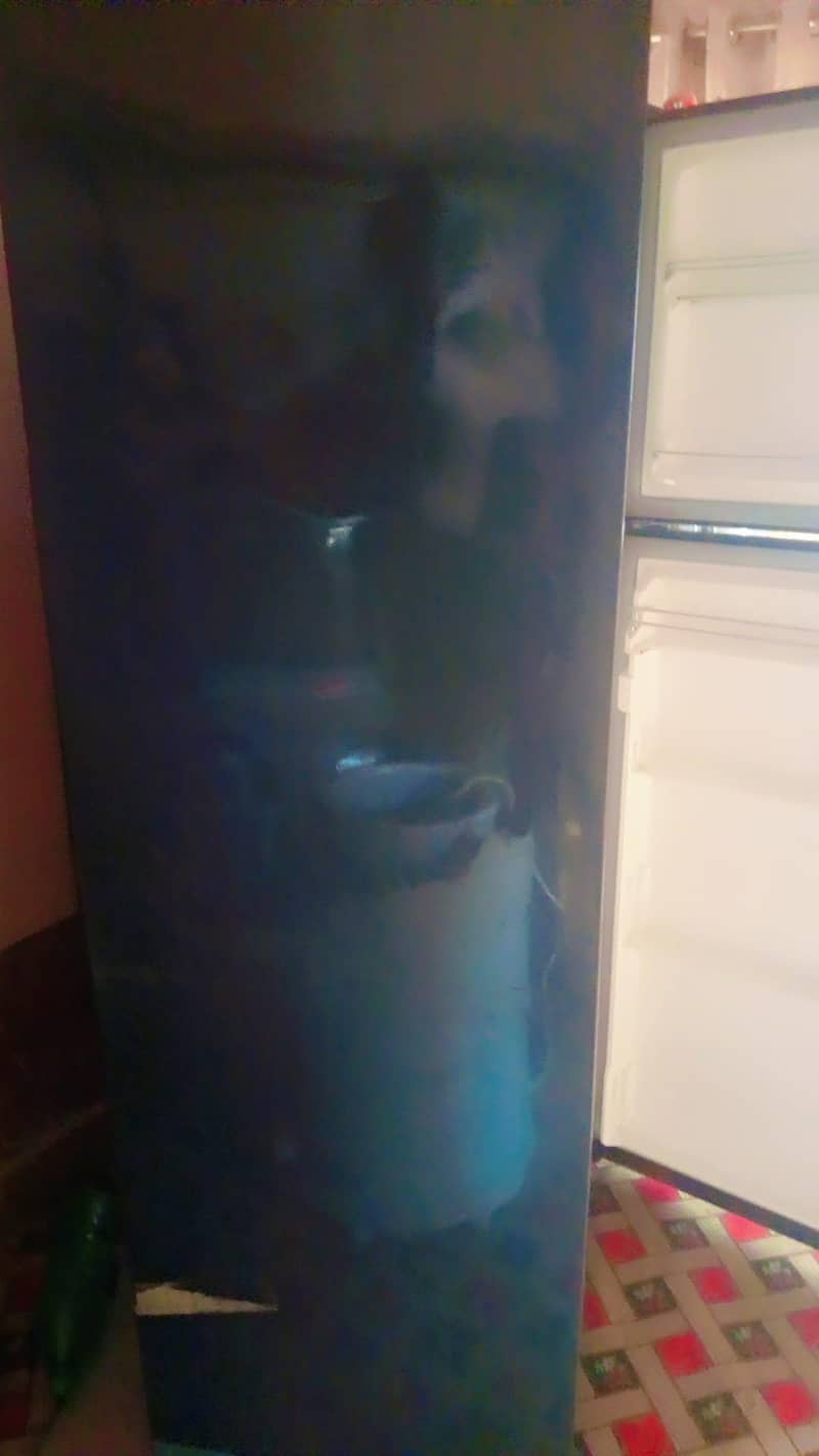 Dowlance Refrigerator Excellent condition

                                                            alt=