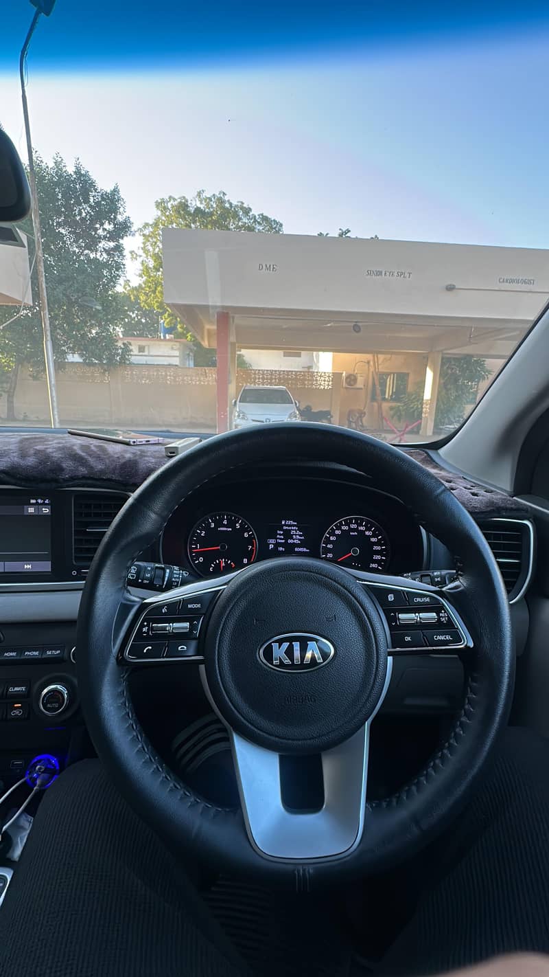 KIA Sportage AWD 2021

                                                            alt=