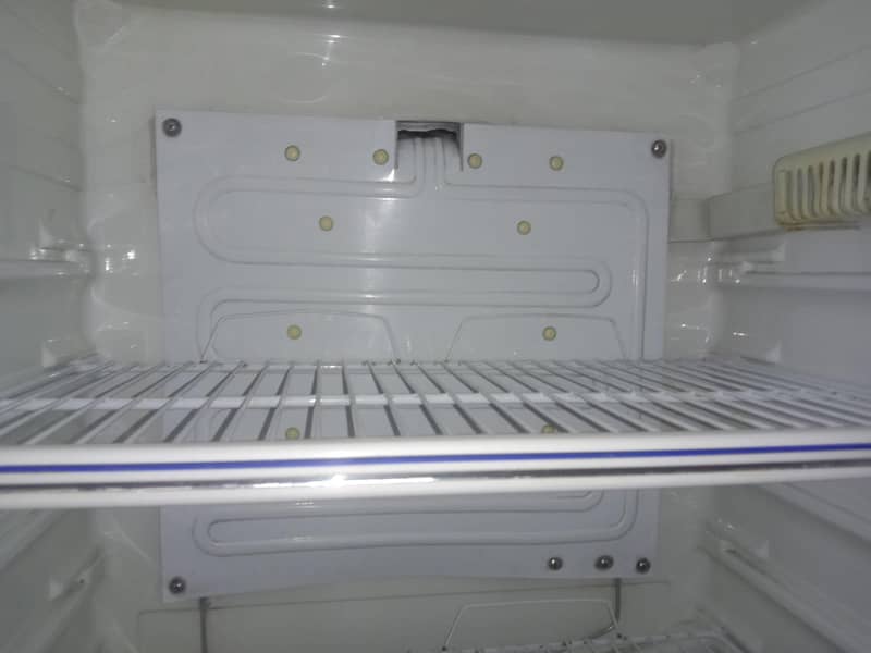 Dawlance refigrator

                                                            alt=