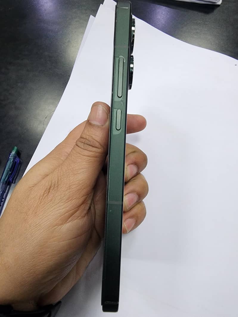 oppo reno 14 12gb ram 512gb storage

                                                            alt=