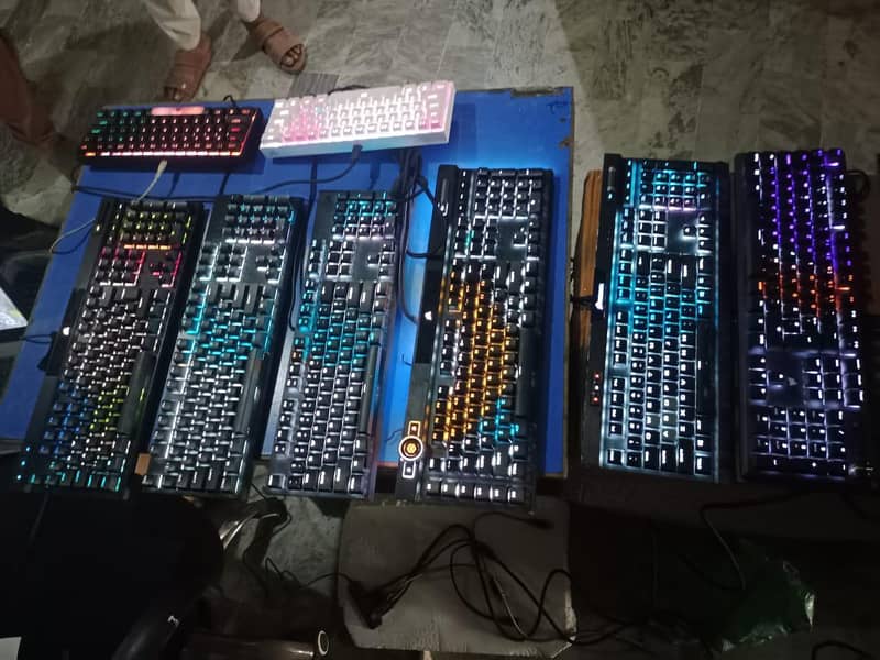 corsair gaming keyboard mechanical rgb wire keyboard k100 k60 k70 k70

                                                            alt=