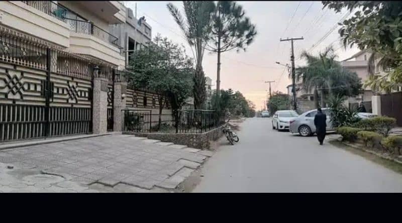 Pwd Boys Hostel for Jobians with All facilities  located in PWD

                                                            alt=