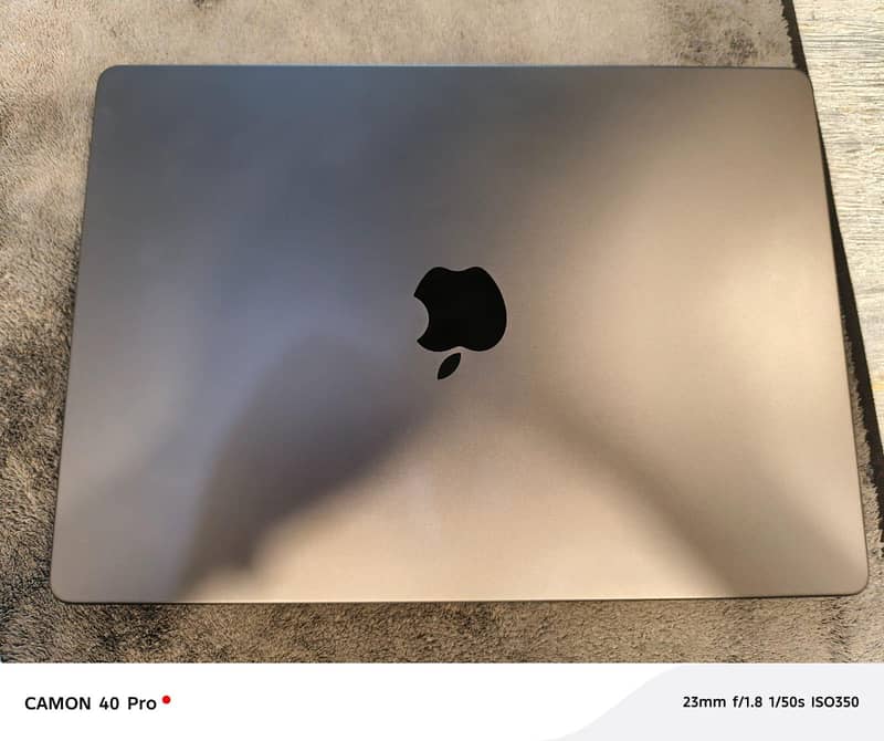 Apple MacBook Pro M4 | 14-inch | 16/512 brand new condition

                                                            alt=