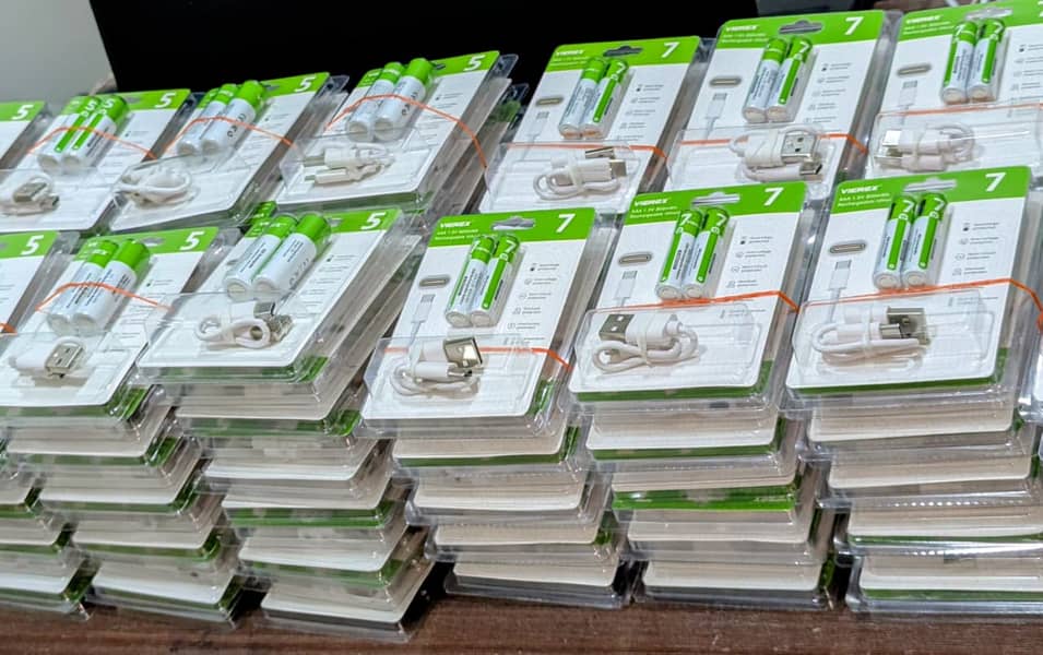 type C rechargeable Cell 1.5V lithium rechargeable battery

                                                            alt=