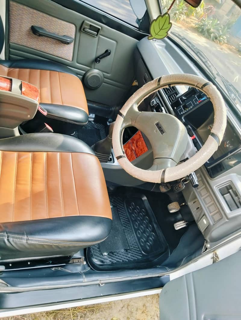 Suzuki mehran vxr

                                                            alt=