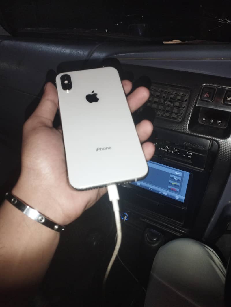 iphone

                                                            alt=