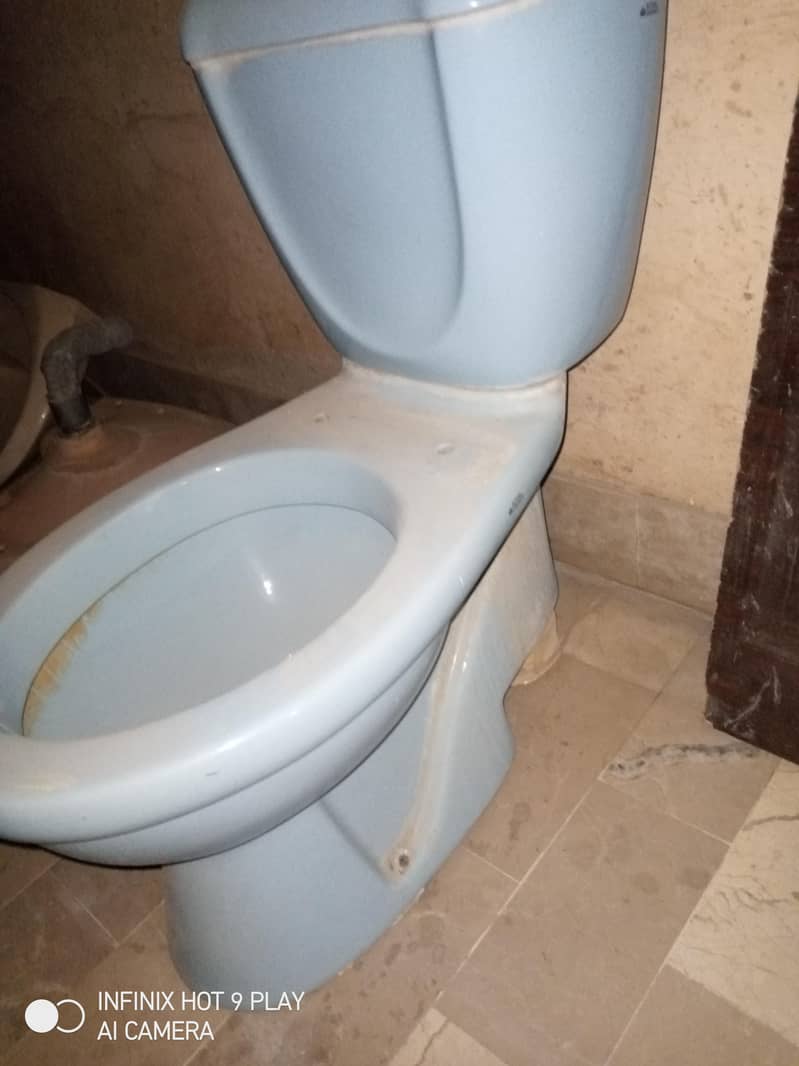 original comode available for sell

                                                            alt=