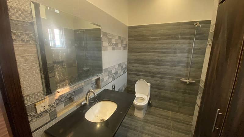 8 Marla Neat and Clean House With Gas For Rent

                                                            alt=