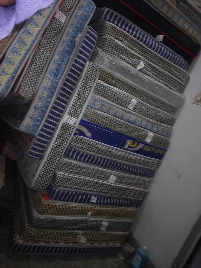 Single Mattress

                                                            alt=