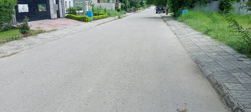 DHA Phase 5, Sector K, top of the line plot , Ideal location level plot, Ready to build.

                                                            alt=