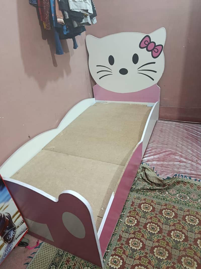 Pink Baby bed Kitty

                                                            alt=