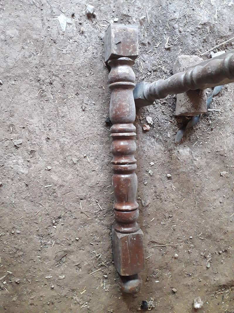 stair wood pillar and top wood good condition

                                                            alt=