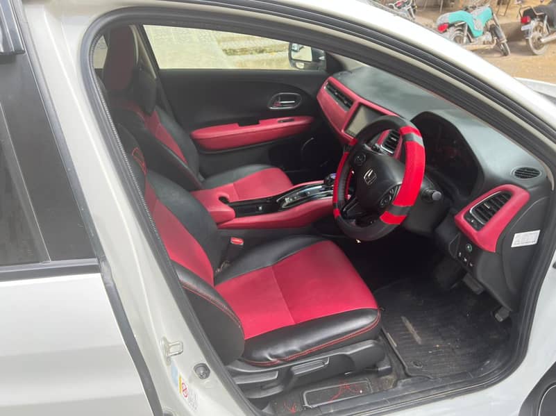 Car seat cover / car poshish / seat cover made

                                                            alt=