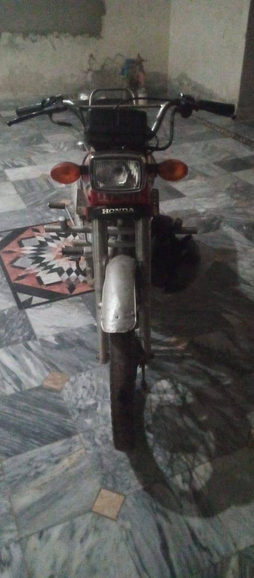 Honda 125

                                                            alt=