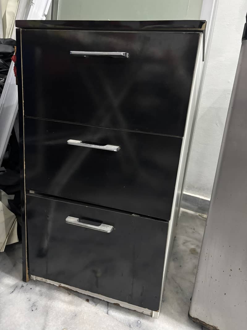 Sliding Glass Door | Reception Table | Study Table | Office Desk

                                                            alt=