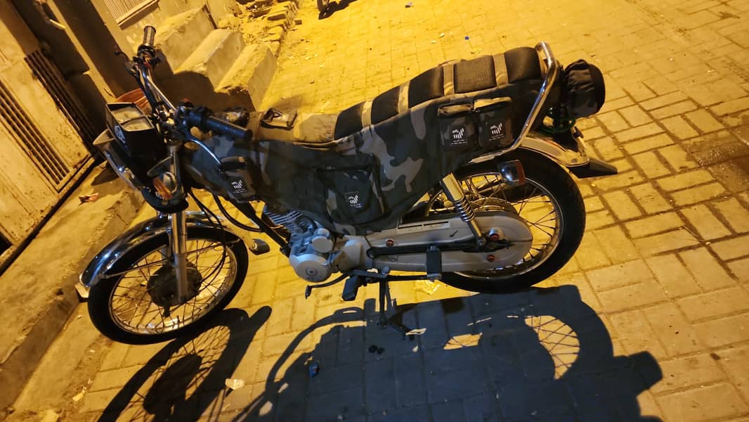 Clean motorcycle

                                                            alt=